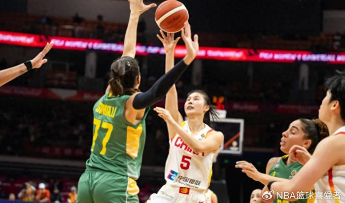 捷克惊险晋级世界杯：中