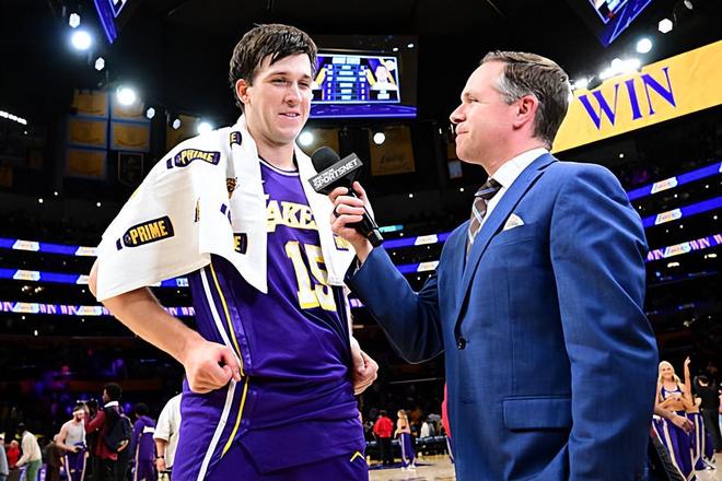 湖人末节爆发逆转篮网 里夫斯单节砍15分助球队