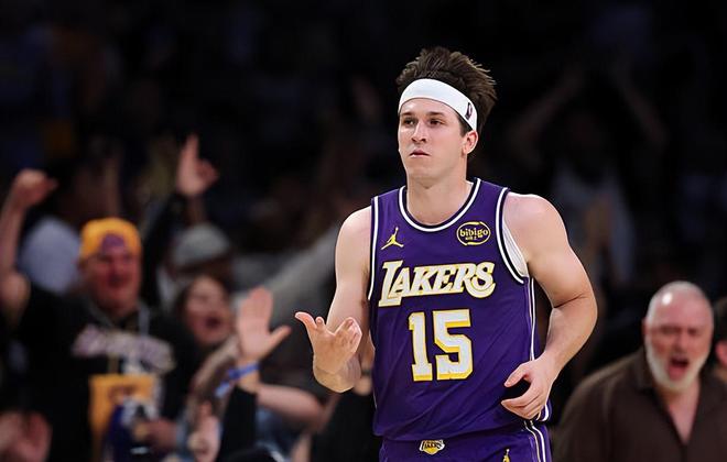 湖人末节爆发逆转篮网 里夫斯单节砍15分助球队