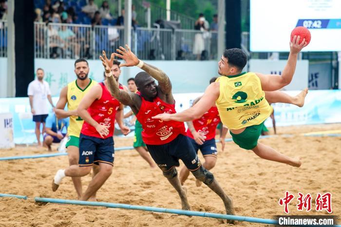 第十一届世界沙滩手球锦标赛在平潭开幕，32支顶