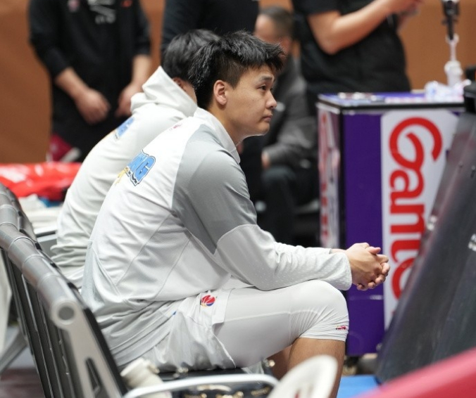 赵睿赛前热身拉伤退赛 北京冲击连胜遭挫