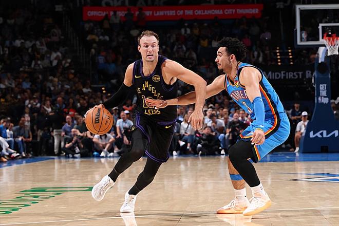 雷霆大胜湖人，肯纳德防守短板引担忧